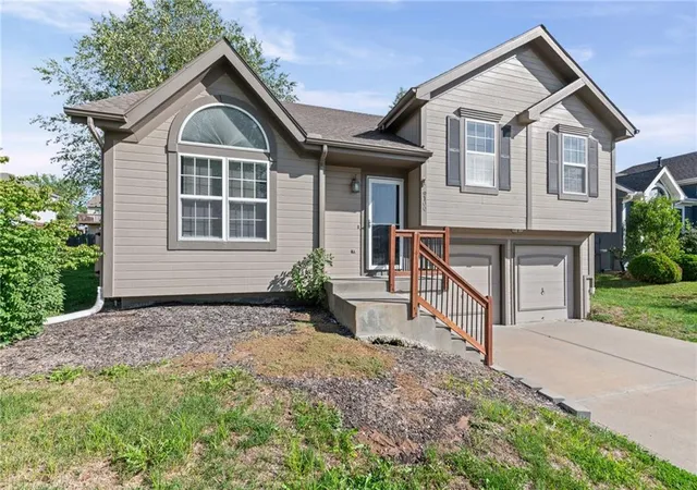 Photo 3 of Single family home for sale at 9100 Ne 116th Terrace, Kansas City, MO 64157 | MLS# 2644132 | Listing updated on 2026-10-01