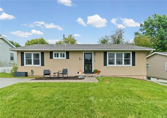 Single family home for sale at 613 E Ford St, Cameron, MO 64429 | MLS# 2644134