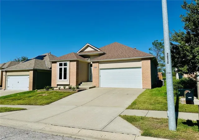 Photo 2 of House for sale at 1912 Carter Ct, Liberty, MO 64068 | MLS# 2644140 | Listing updated on 2026-10-01