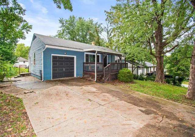 Photo 3 of Single family home for sale at 1708 N Kiger Rd, Independence, MO 64050 | MLS# 2644148 | Listing updated on 2026-10-04
