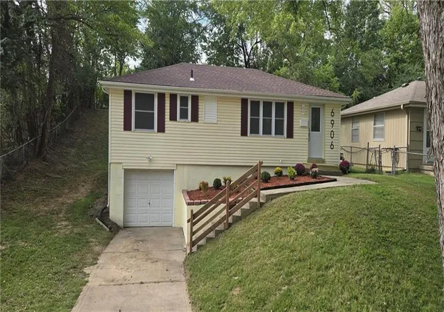 Photo 1 of Sale Pending at 6906 N Pennsylvania Ave, Kansas City, MO 64118 | MLS# 2644152 | Listing updated on 2026-10-06