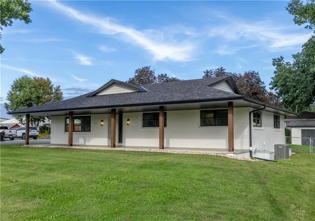 Photo 1 of Single family home for sale at 501 S Us 71 Hwy, Savannah, MO 64485 | MLS# 2644157 | Listing updated on 2026-10-09
