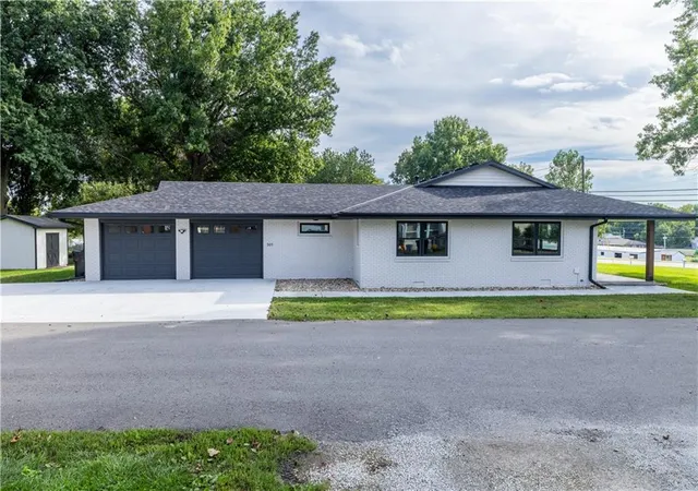 Photo 3 of Single family home for sale at 501 S US 71 Hwy, Savannah, MO 64485 | MLS# 2644157 | Listing updated on 2026-10-09