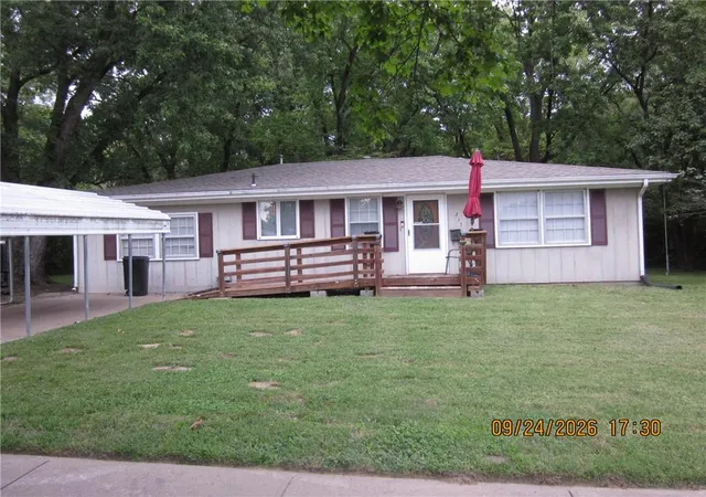 Photo 1 of Single family home for sale at 217 W Market St, Saint Joseph, MO 64505 | MLS# 2644161 | Listing updated on 2026-09-29