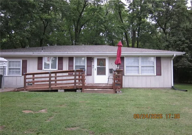 Photo 3 of Single family home for sale at 217 W Market St, Saint Joseph, MO 64505 | MLS# 2644161 | Listing updated on 2026-09-29