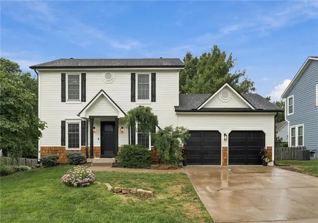 Photo 1 of Sale Pending at 14714 S Blackfoot Dr, Olathe, KS 66062 | MLS# 2644172 | Listing updated on 2026-09-29