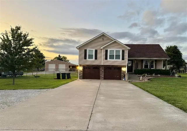 Photo 1 of Single family home for sale at 15200 Roger Rd, Leavenworth, KS 66048 | MLS# 2644173 | Listing updated on 2026-10-07