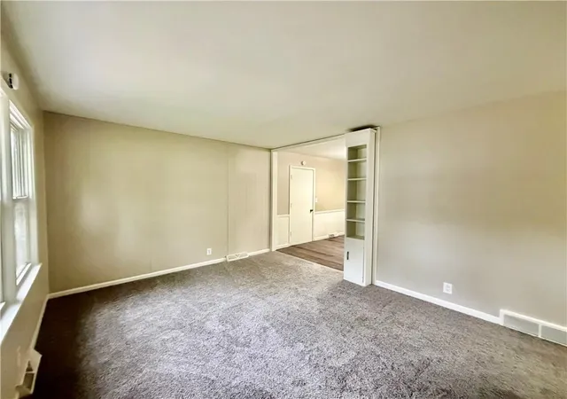Photo 2 of Single family home for sale at 213 Park Ave, Belton, MO 64012 | MLS# 2644174 | Listing updated on 2026-10-06