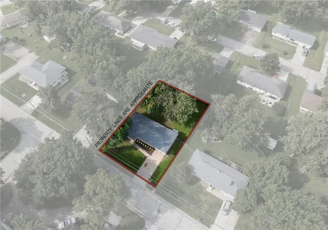 Photo 4 of Single family home for sale at 1401 N Howenstien Ave, Cameron, MO 64429 | MLS# 2644176 | Listing updated on 2026-09-26