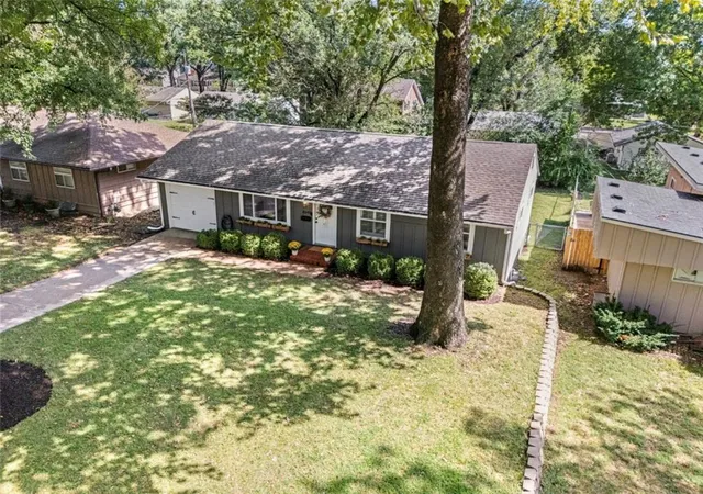 Photo 2 of Sale Pending at 6141 Catalina St, Fairway, KS 66205 | MLS# 2644183 | Listing updated on 2026-09-29