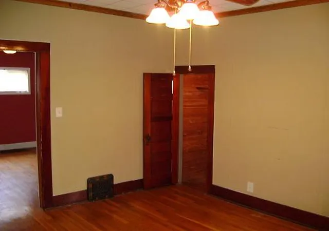 Photo 3 of Single family home for sale at 1918 S Elm St, Pittsburg, KS 66762 | MLS# 2644188 | Listing updated on 2026-09-29