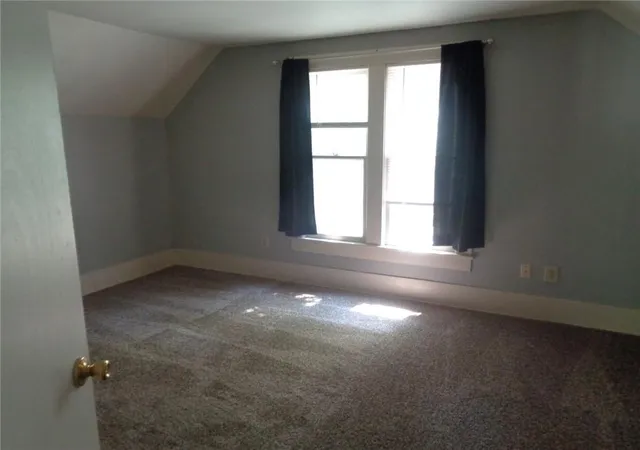 Photo 4 of Single family home for sale at 1918 S Elm St, Pittsburg, KS 66762 | MLS# 2644188 | Listing updated on 2026-09-29