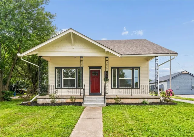 Photo 1 of Single family home for sale at 105 E Hale St, Spring Hill, KS 66083 | MLS# 2644192 | Listing updated on 2026-10-08