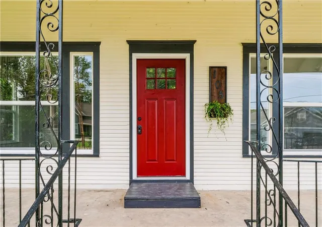 Photo 3 of Single family home for sale at 105 E Hale St, Spring Hill, KS 66083 | MLS# 2644192 | Listing updated on 2026-10-08