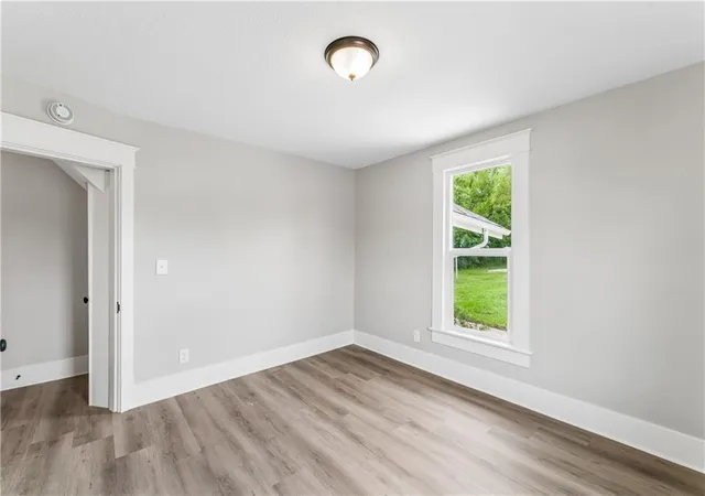 Photo 4 of Single family home for sale at 105 E Hale St, Spring Hill, KS 66083 | MLS# 2644192 | Listing updated on 2026-10-08