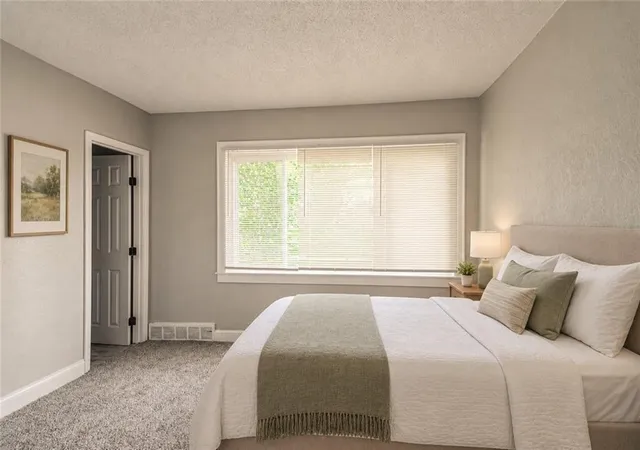 Photo 4 of Single family home for sale at 5900 Wabash Ave, Kansas City, MO 64130 | MLS# 2644193 | Listing updated on 2026-09-29