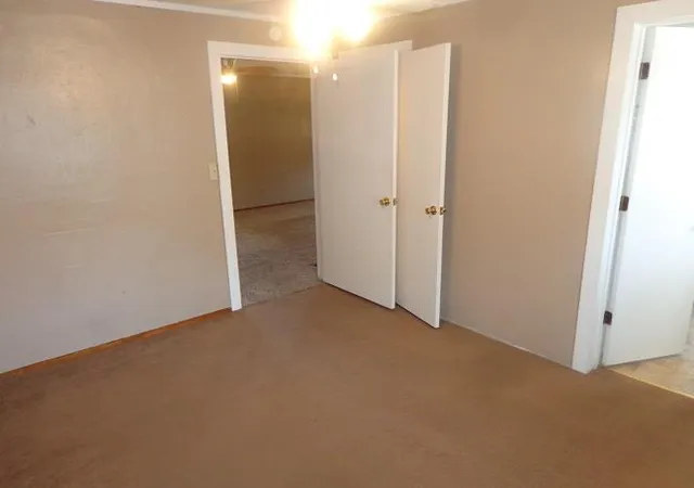 Photo 4 of Single family home for sale at 304 E Rose St, Pittsburg, KS 66762 | MLS# 2644203 | Listing updated on 2026-09-29