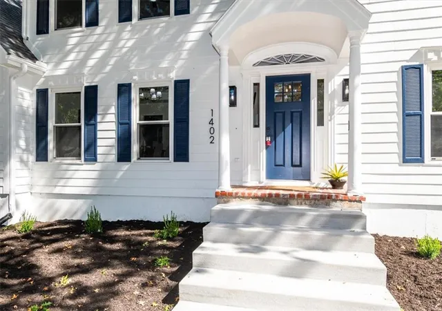 Photo 4 of Single family home for sale at 1402 NW Weatherstone Ln, Blue Springs, MO 64015 | MLS# 2644205 | Listing updated on 2026-10-09