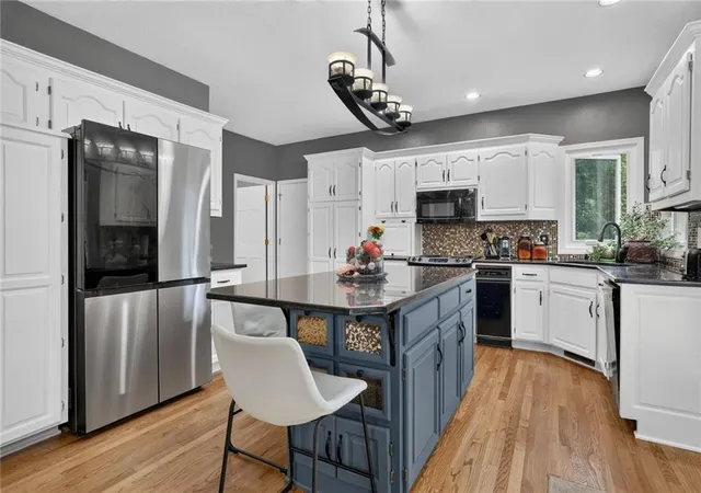 Photo 4 of Single family home for sale at 6216 NW 77th Street, Kansas City, MO 64151 | MLS# 2644207 | Listing updated on 2026-10-02