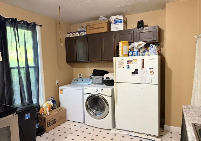 Photo 4 of House for sale at 813 5th Street, Saint Joseph, MO 64501 | MLS# 2644216 | Listing updated on 2026-09-29
