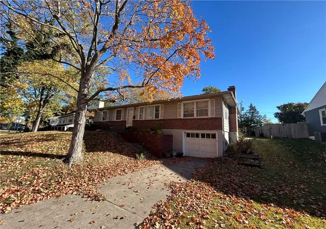 Single family home for sale at 3335 N Chippewa Dr, Kansas City, MO 64116 | MLS# 2644223