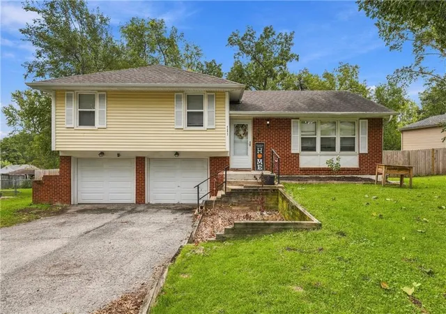 Single family home for sale at 721 S Hudson St, Buckner, MO 64016 | MLS# 2644227
