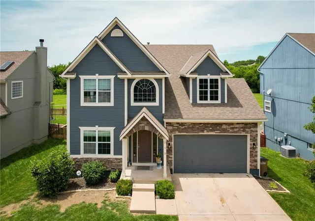 Photo 1 of Single family home for sale at 712 S Adams St, Raymore, MO 64083 | MLS# 2644231 | Listing updated on 2026-10-16