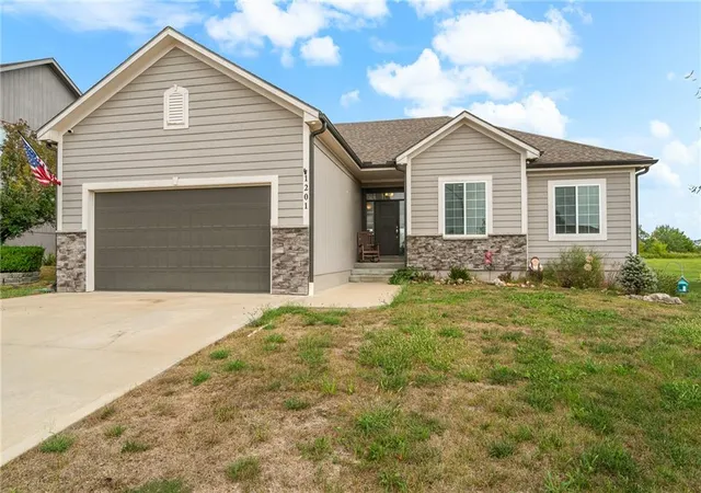 Photo 2 of Single family home for sale at 1201 Mesa Dr, Belton, MO 64012 | MLS# 2644233 | Listing updated on 2026-09-26