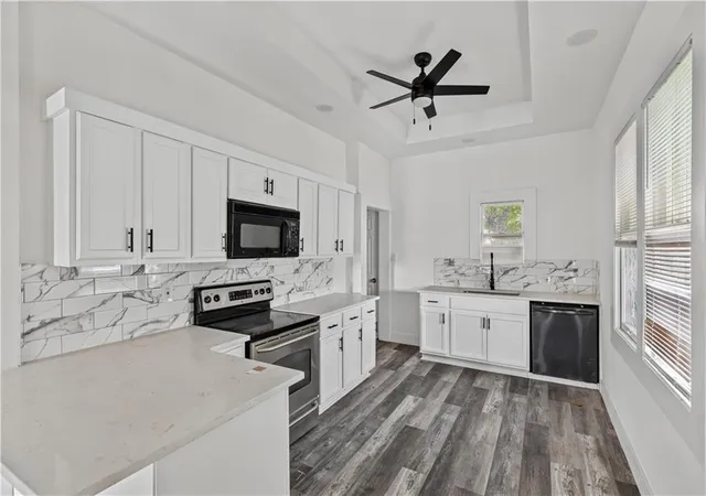 Photo 2 of Sale Pending at 627 Sumner Ave, Kansas City, KS 66101 | MLS# 2644241 | Listing updated on 2026-10-01