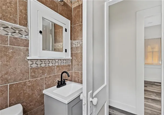 Photo 3 of Sale Pending at 627 Sumner Ave, Kansas City, KS 66101 | MLS# 2644241 | Listing updated on 2026-10-01
