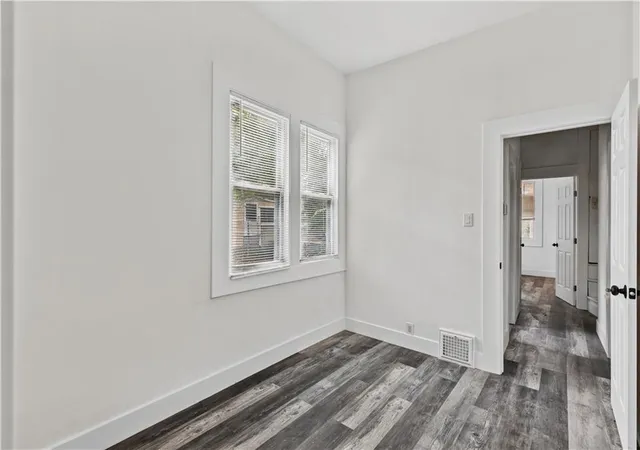 Photo 4 of Sale Pending at 627 Sumner Ave, Kansas City, KS 66101 | MLS# 2644241 | Listing updated on 2026-10-01