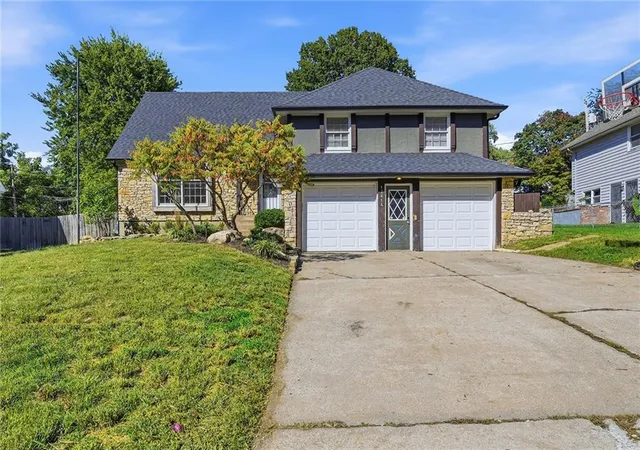 Photo 3 of Single family home for sale at 12414 W 69th Street, Shawnee, KS 66216 | MLS# 2644242 | Listing updated on 2026-10-08