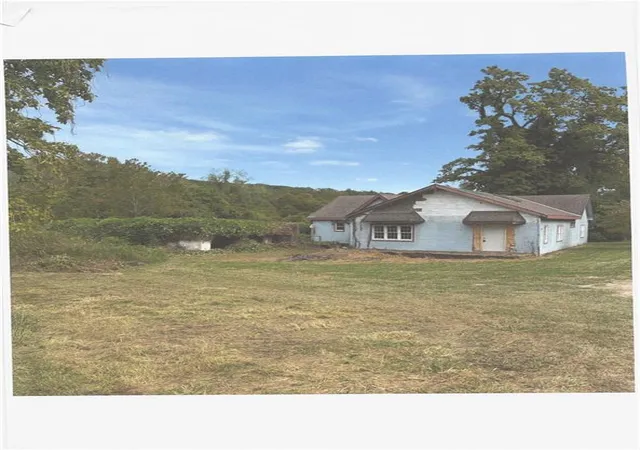 Photo 1 of Sale Pending at 2711 N Courtney Rd, Sugar Creek, MO 64058 | MLS# 2644249 | Listing updated on 2026-10-02