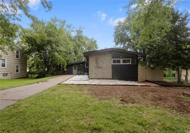 Photo 1 of Single family home for sale at 6100 E 97th Street, Kansas City, MO 64134 | MLS# 2644253 | Listing updated on 2026-09-27