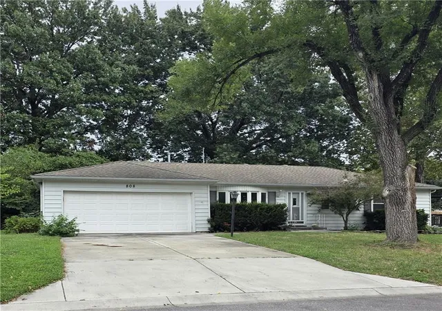 Photo 1 of Sale Pending at 808 S Brentwood St, Olathe, KS 66061 | MLS# 2644255 | Listing updated on 2026-10-01