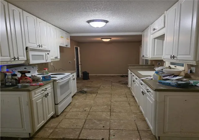 Photo 4 of Sale Pending at 808 S Brentwood St, Olathe, KS 66061 | MLS# 2644255 | Listing updated on 2026-10-01