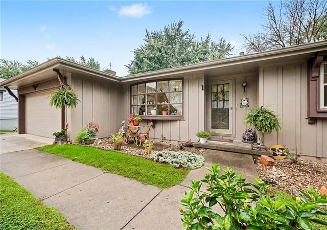 Photo 3 of Single family home for sale at 18 Northridge Dr, Saint Joseph, MO 64506 | MLS# 2644258 | Listing updated on 2026-10-03
