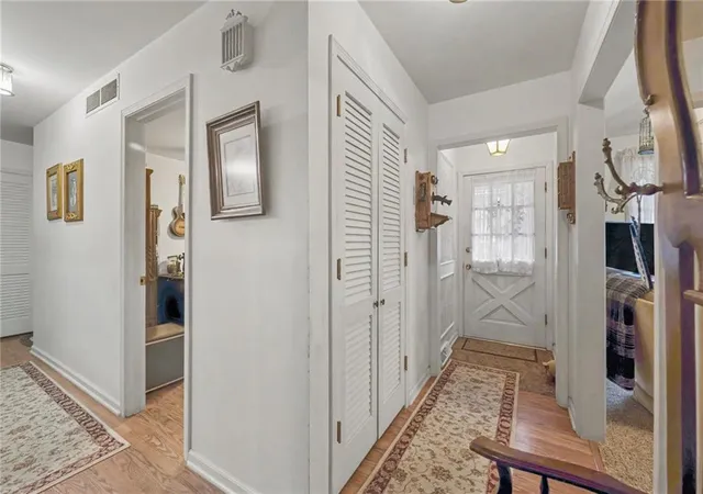Photo 3 of Single family home for sale at 18 Northridge Dr, Saint Joseph, MO 64506 | MLS# 2644258 | Listing updated on 2026-10-03