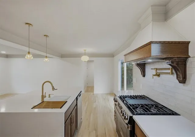Photo 4 of Single family home for sale at 5806 W 75th Street, Prairie Village, KS 66208 | MLS# 2644260 | Listing updated on 2026-09-30