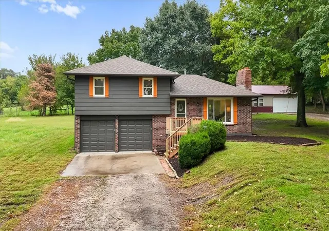 Photo 3 of Sale Pending at 22990 155th Street, Leavenworth, KS 66048 | MLS# 2644264 | Listing updated on 2026-10-05