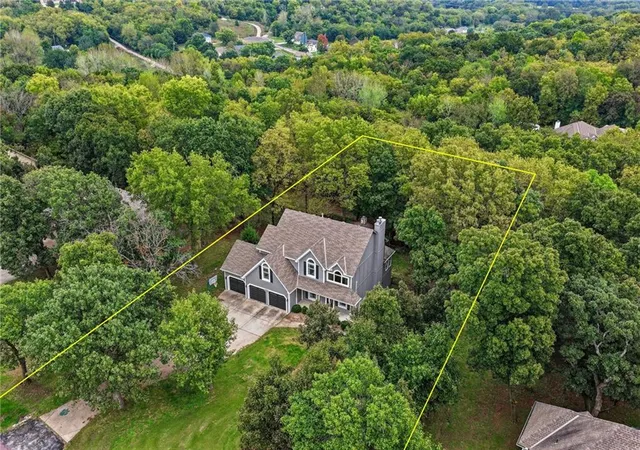 Photo 3 of Single family home for sale at 16516 149th Court, Bonner Springs, KS 66012 | MLS# 2644265 | Listing updated on 2026-10-09