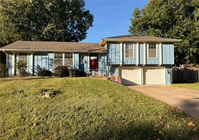 Single family home for sale at 13004 E 53rd Terrace, Kansas City, MO 64133 | MLS# 2644267