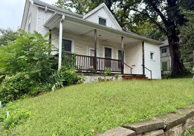 Photo 1 of Sale Pending at 1018 N 19th Street, Saint Joseph, MO 64501 | MLS# 2644272 | Listing updated on 2026-09-30