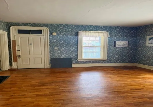 Photo 4 of Sale Pending at 1018 N 19th Street, Saint Joseph, MO 64501 | MLS# 2644272 | Listing updated on 2026-09-30