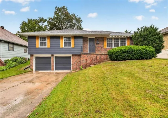 Photo 2 of Single family home for sale at 3412 NE 68th Terrace, Kansas City, MO 64119 | MLS# 2644276 | Listing updated on 2026-10-06