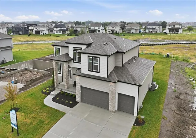 Photo 1 of Single family home for sale at 508 Sw Chavis Dr, Lees Summit, MO 64064 | MLS# 2644279 | Listing updated on 2026-09-27