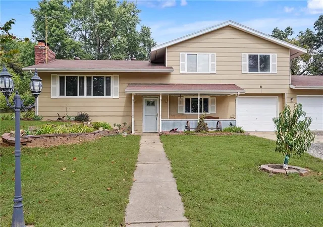 Photo 3 of Single family home for sale at 6734 Lincoln Rd, Oskaloosa, KS 66066 | MLS# 2644289 | Listing updated on 2026-10-05