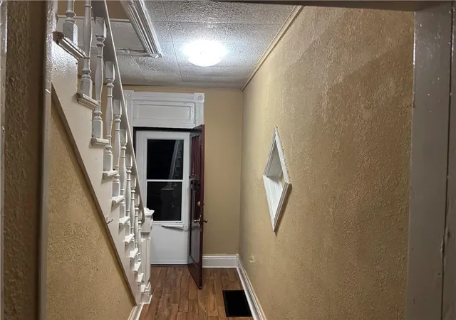 Photo 2 of Single family home for sale at 518 E Missouri Ave, Saint Joseph, MO 64504 | MLS# 2644290 | Listing updated on 2026-09-30