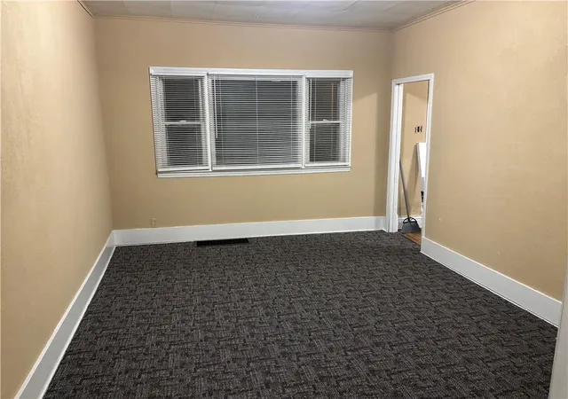 Photo 4 of Single family home for sale at 518 E Missouri Ave, Saint Joseph, MO 64504 | MLS# 2644290 | Listing updated on 2026-09-30