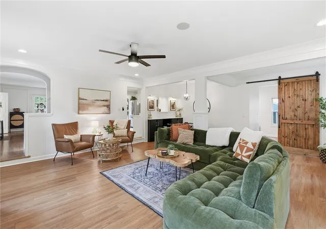Photo 2 of Single family home for sale at 6827 Granada Ln, Prairie Village, KS 66208 | MLS# 2644291 | Listing updated on 2026-10-18